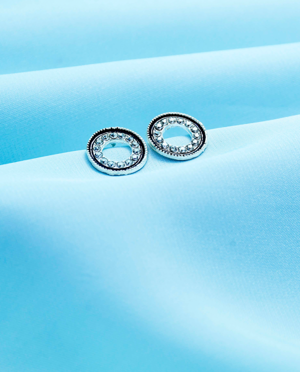 Black Tops-Circle Outline