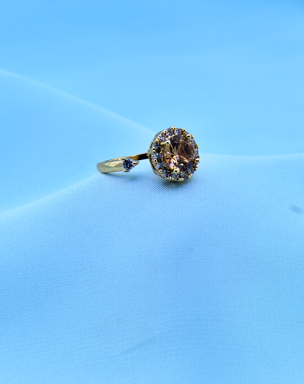 Royal Diamond Cluster Ring Champagne - Image 3