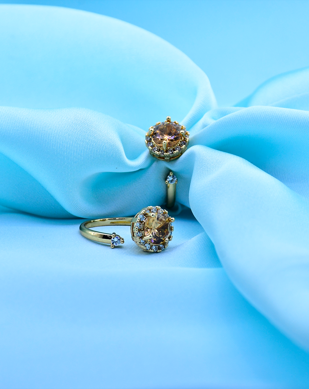 Royal Diamond Cluster Ring Champagne
