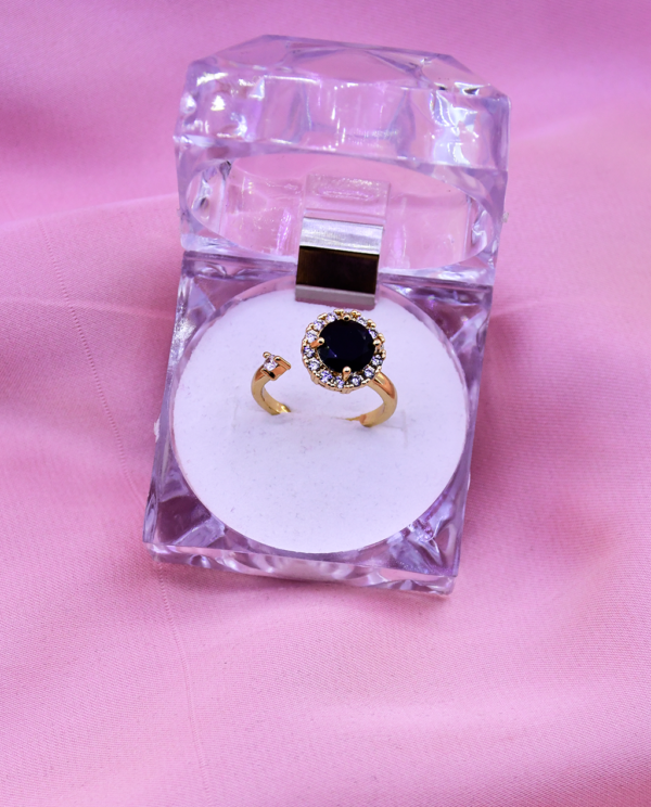 Royal Diamond Cluster Ring Black